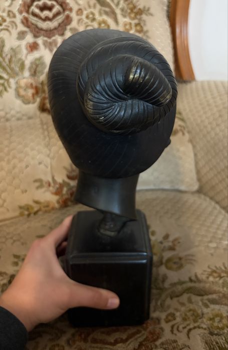 Cabeça em bronze – Jovem mulher asiática – Indochina, início do século XX