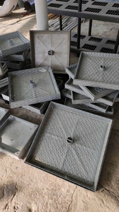 Tampas com aro para caixa saneamento e pluviais zincadas