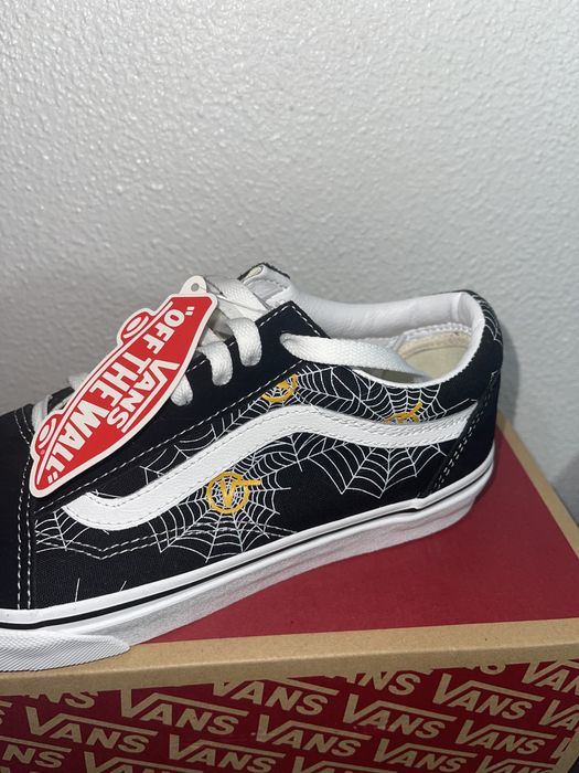Vans Old Skool spider web