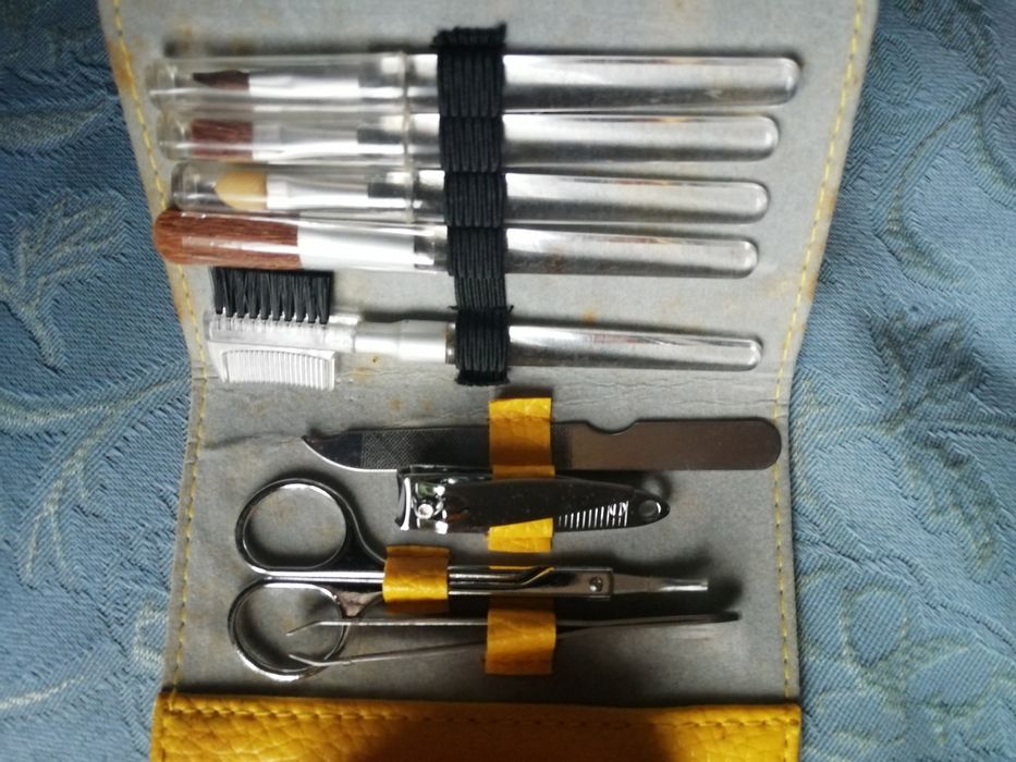Estojo de unhas e maquilhagem