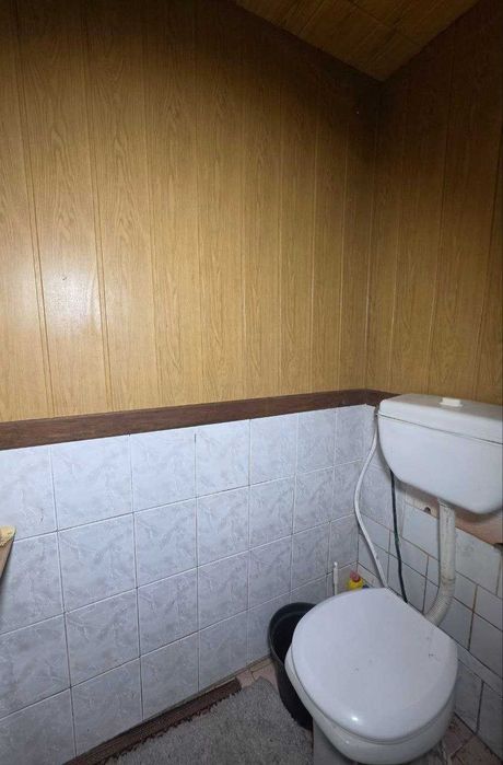 Цегляний двохповерховий будинок