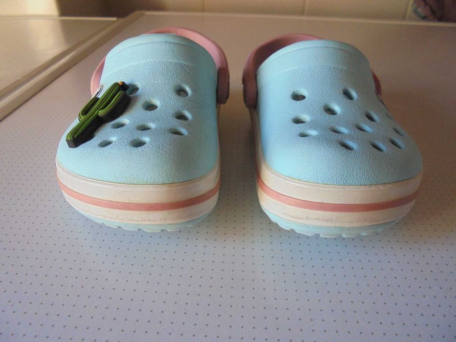 Crocs de menina lindas