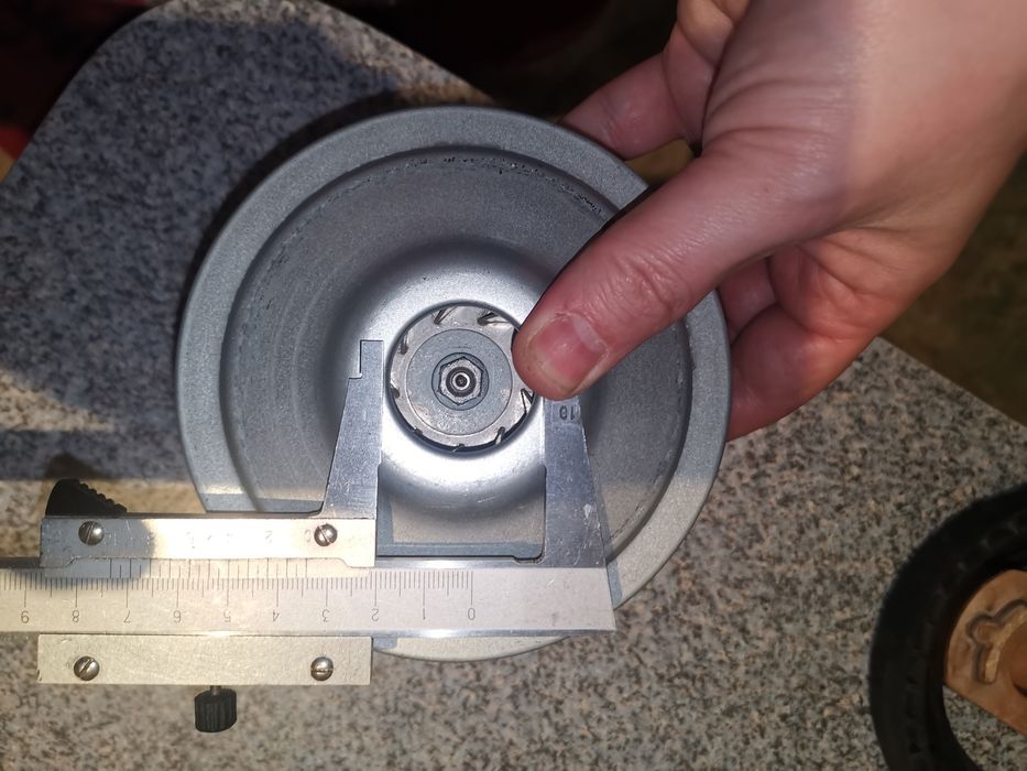 Мотор пылесоса на 2 квт. (нужна замена подшипника)