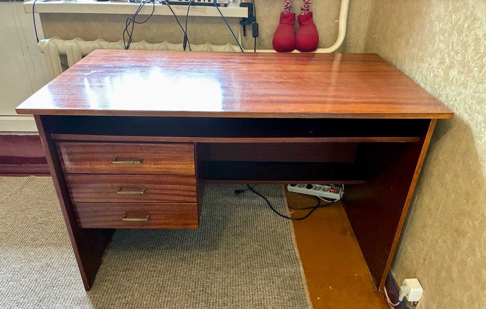 Письмовий стіл 115х65,5см