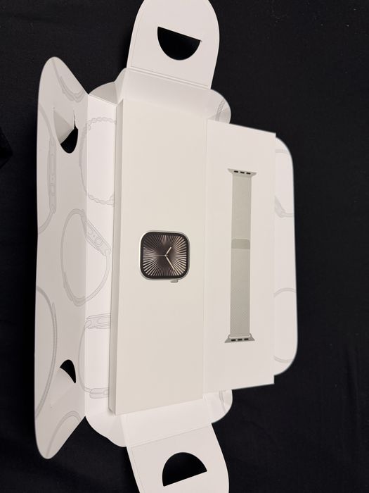 Apple Watch Series 10 GPS LTE 46 mm Natural Titanium Milanese Loop M/L