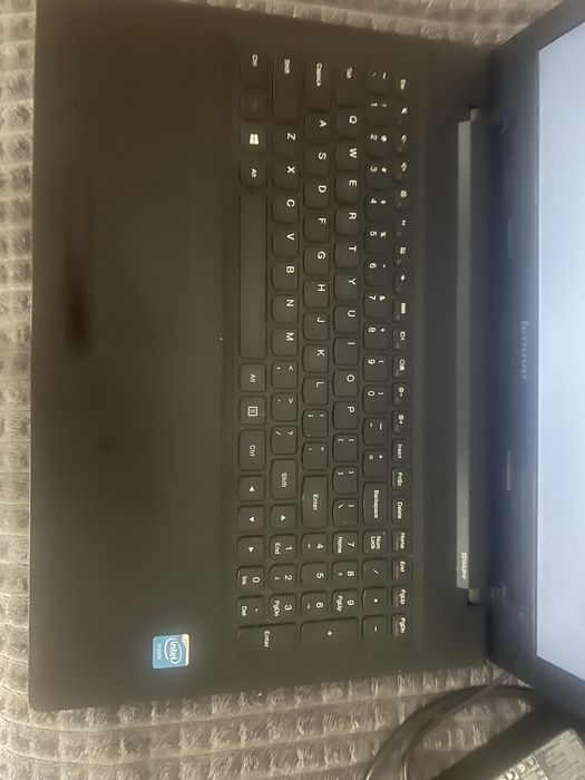 Laptop Lenovo  stan  bardzo dobry