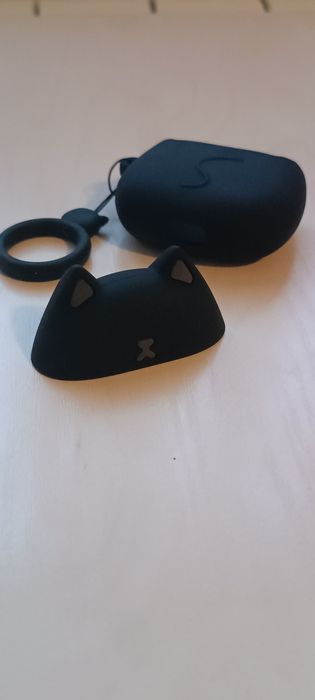 Чохол силікон 3D для iPhone навушників з карабіном чорний кіт black