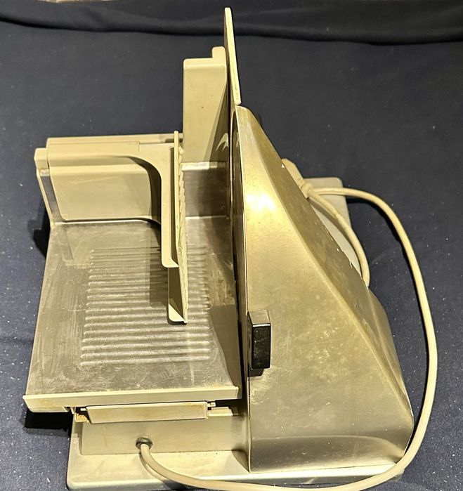 Хліборізка,електроніж,слайсер для продуктів