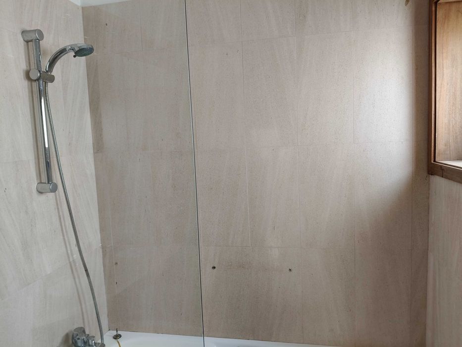 Banheira de encastrar Valadares com torneira misturadora Grohe