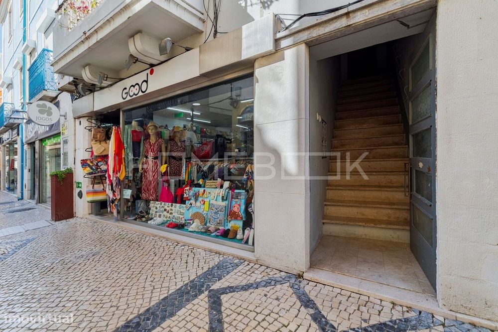 T2 Renovado com licença AL, na baixa de Setúbal com sotão de103 M²