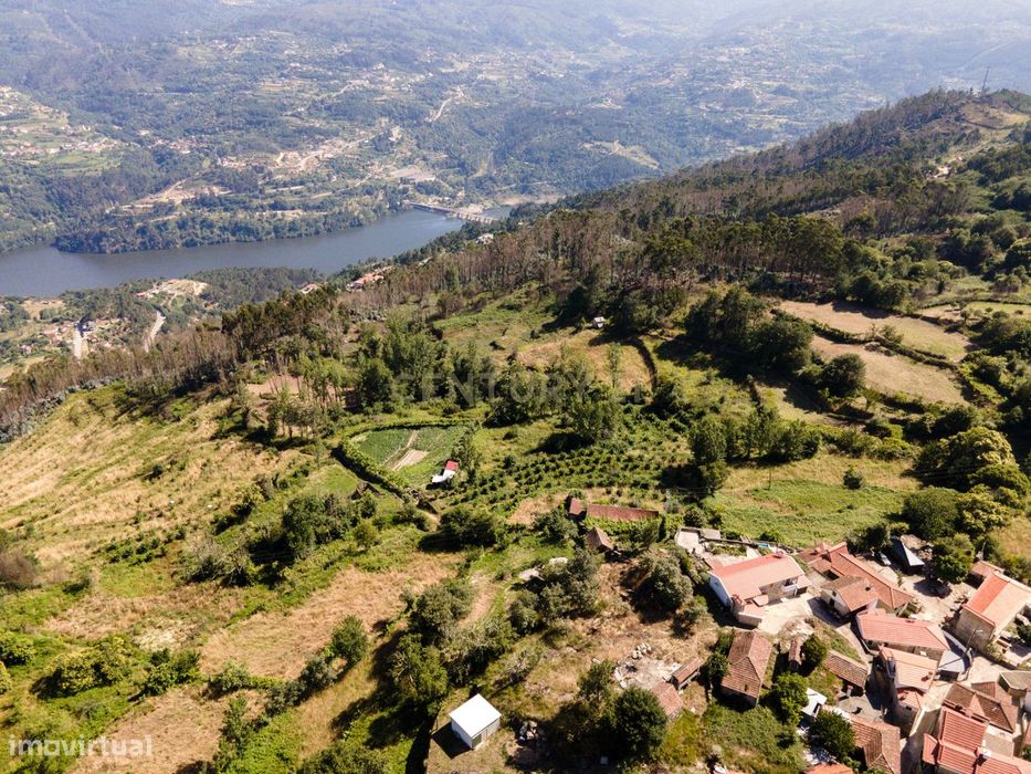 Terreno na aldeia preservada de Fandinhães — Penhalonga E Paços De Gaiolo, Porto