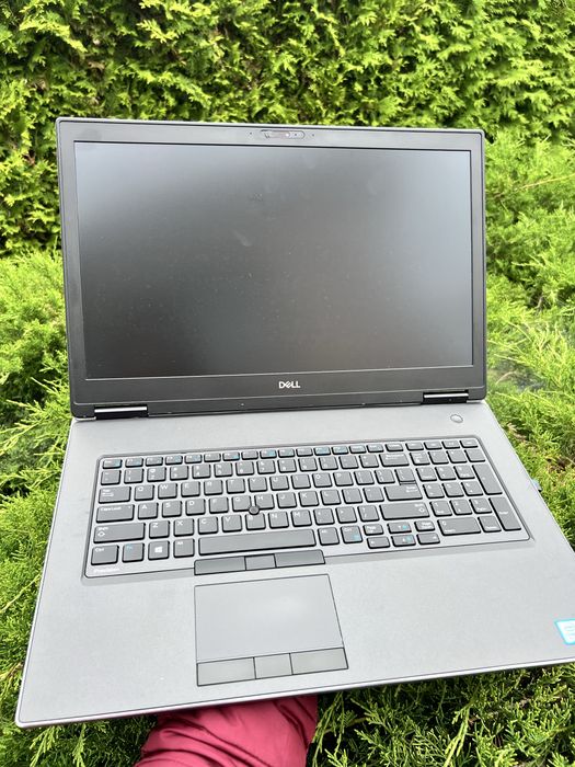 Dell Precision 7740 i7-9850H / 16GB DDR4 / RTX 3000 6GB / SSD 512GB