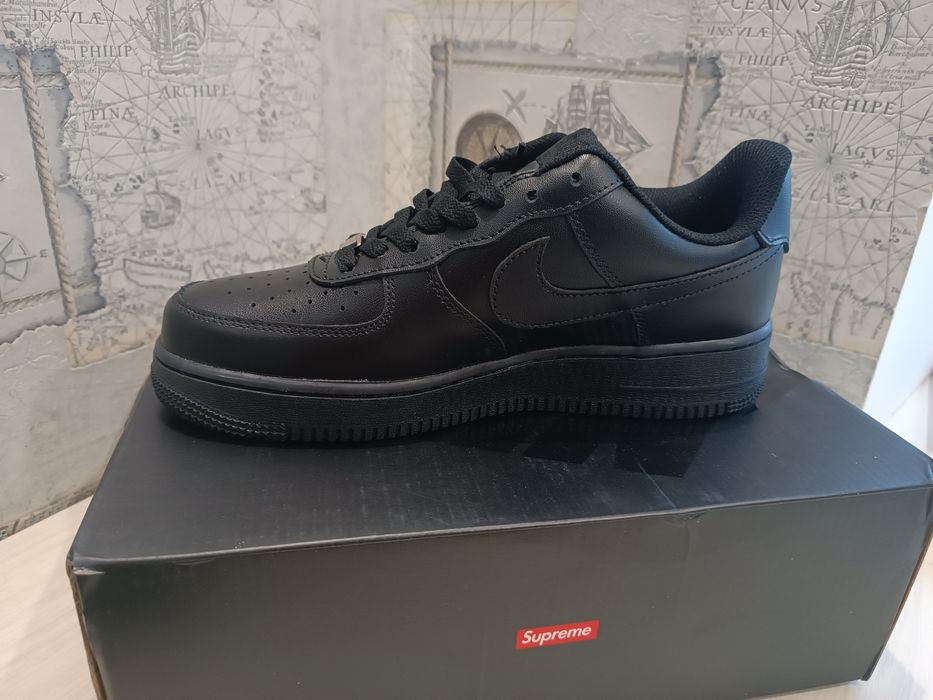 Nike Air Force 1 Low Supreme