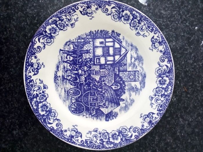Pratos em porcelana de colecção