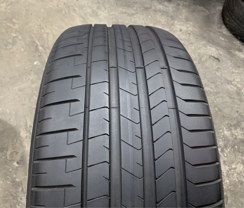 Шина одна Pirelli PZero PZ4 275/40 R22 одиночка