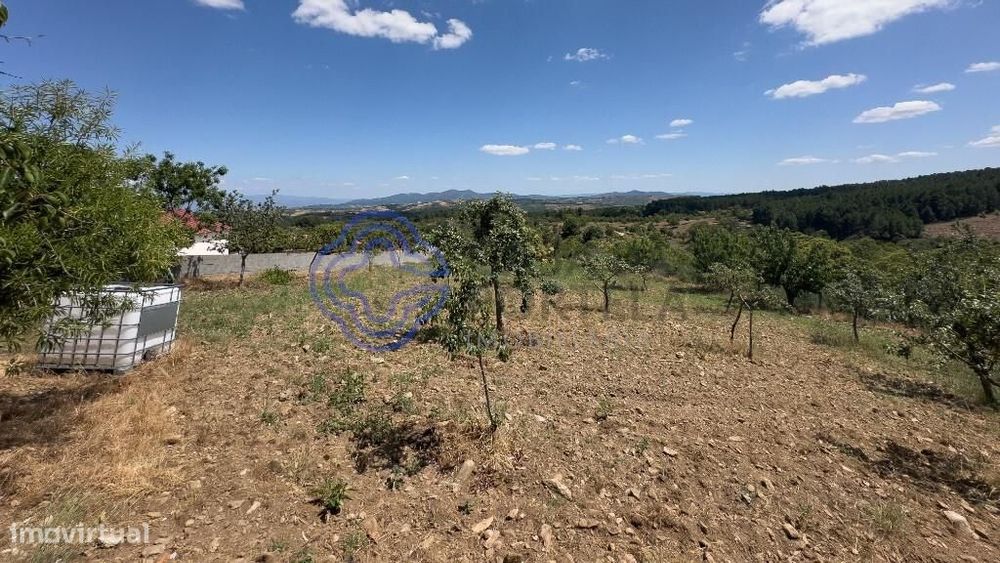 Quintinha T3 em Redondelo com 1338 m2 de terreno