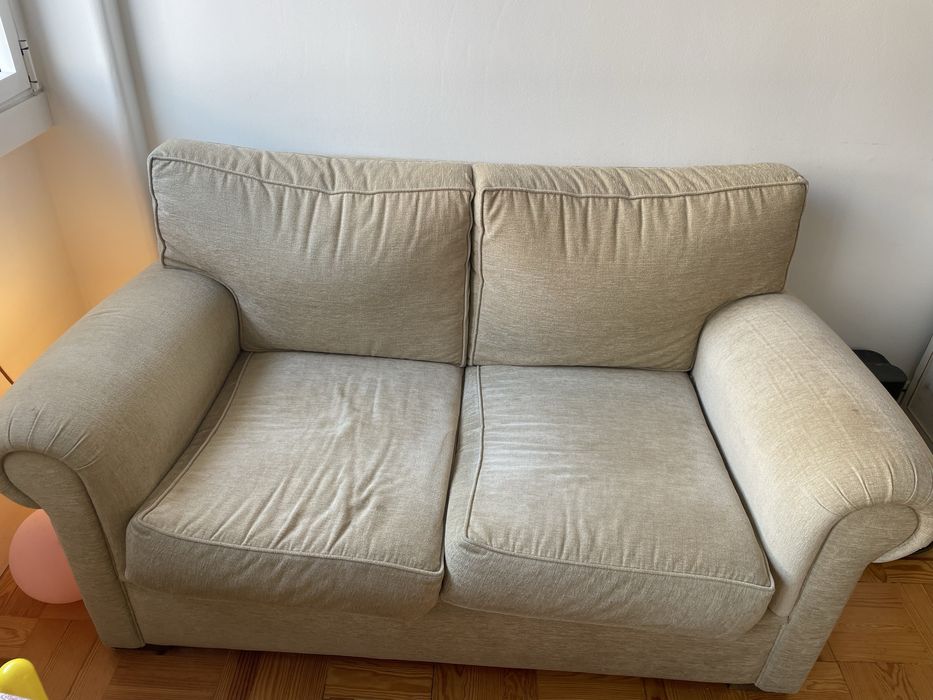 Sofa de dois lugares
