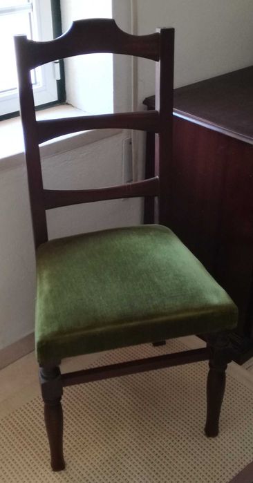 Mobília completa em madeira - quarto (solteiro)