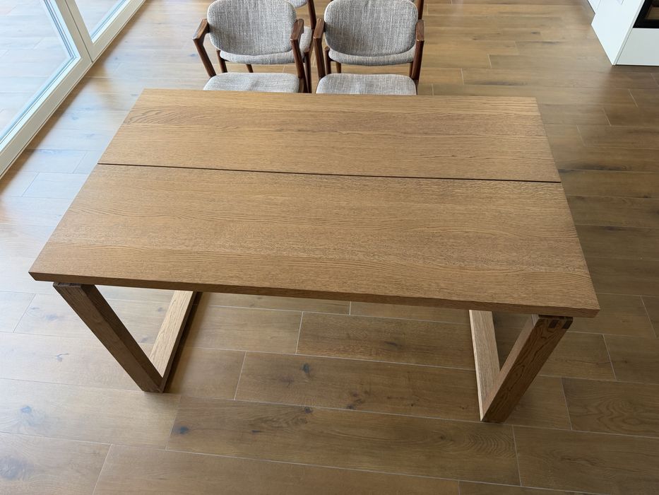 Conjunto de mesa e 4 cadeiras