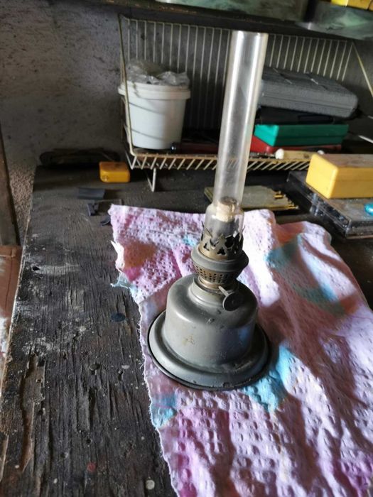 Lampa naftowa bardzo stara