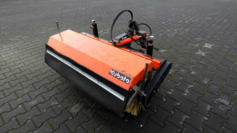 Zamiatarka KUBOTA KOVA LH1210 - Baras
