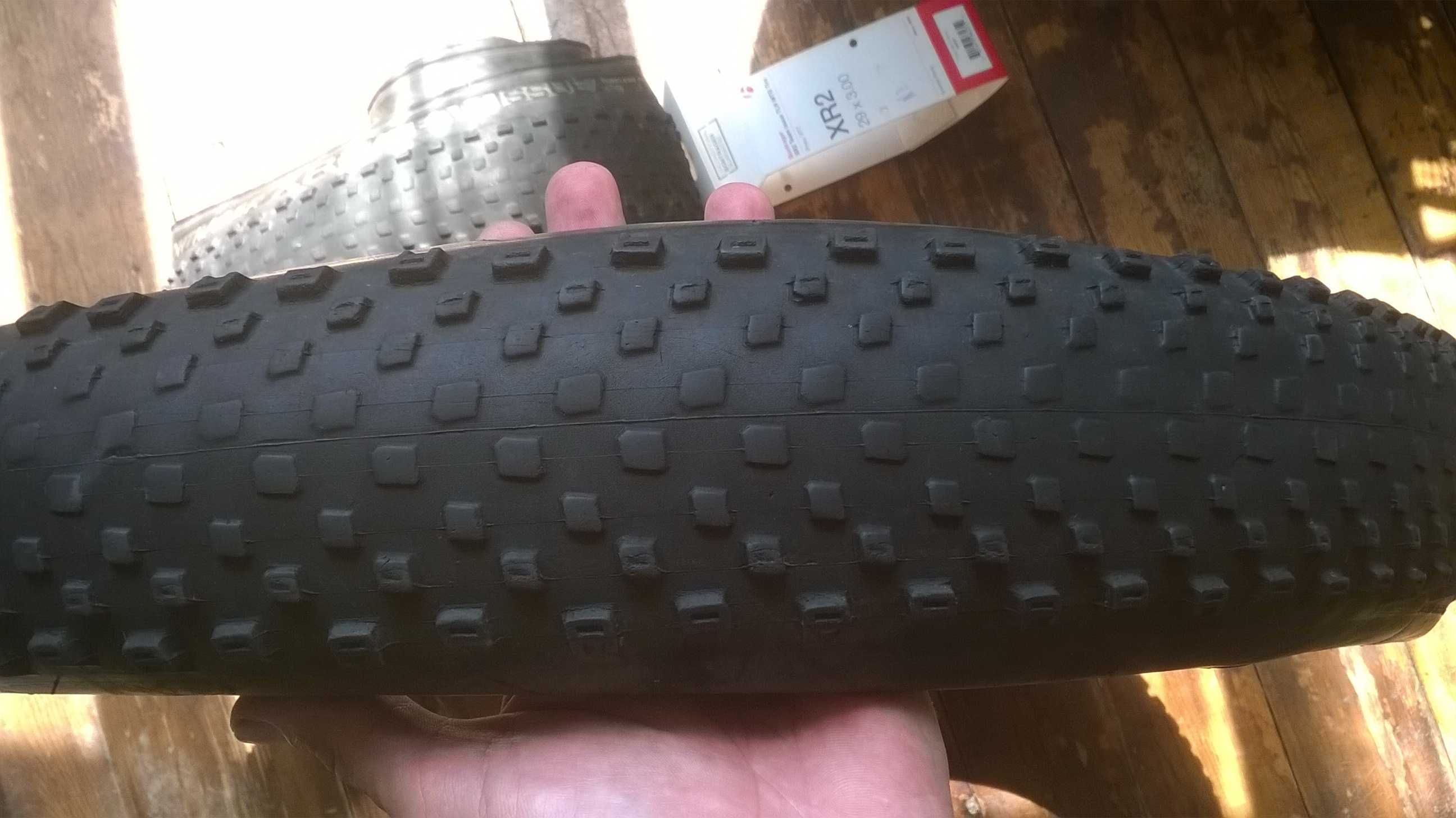 29 Bontrager XR2 Team Issue TLR Folding 29 x 3.0 975 Olx