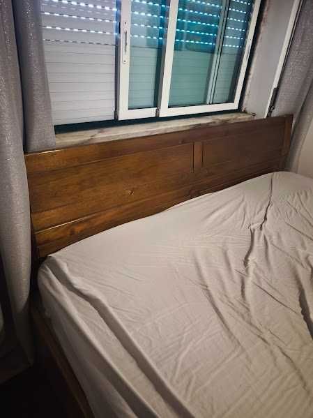 CAMA DE CASAL EM MADEIRA 2,15X2,10