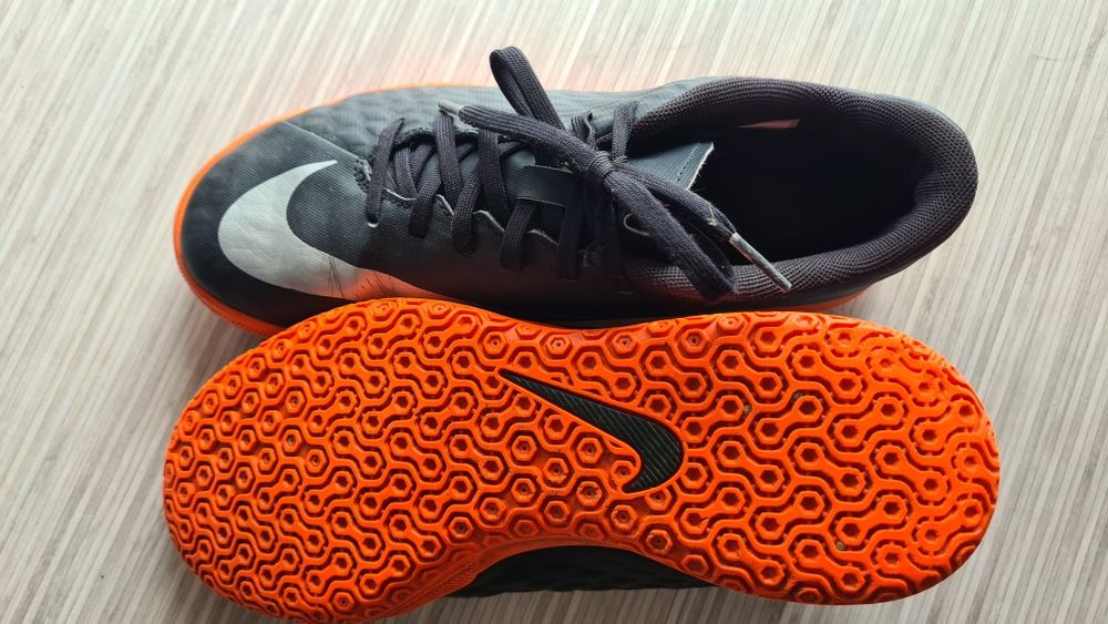Nike, buty do piłki, rozm. 38