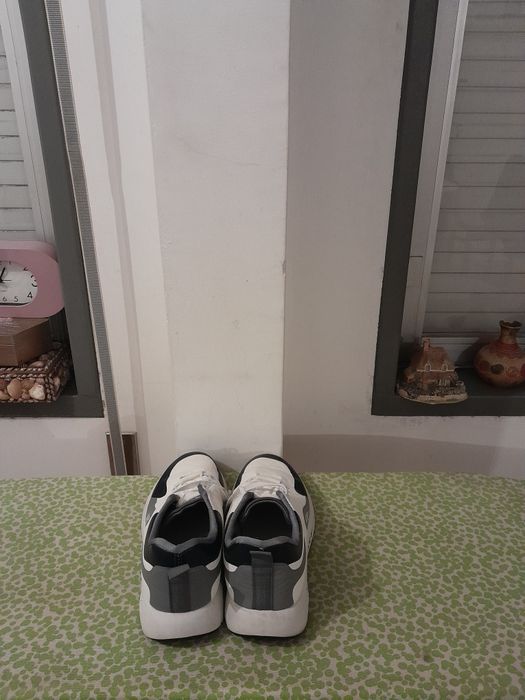 Vendo Sapatilhas de Senhora muito bonitas como novas