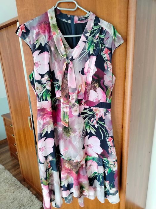 Sukienka Orsay 42 kwiaty stan idealny