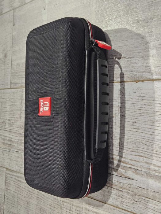 Etui Nintendo Switch + 2 pojemniki na gry – twarde, czarne - darmowa dostawa