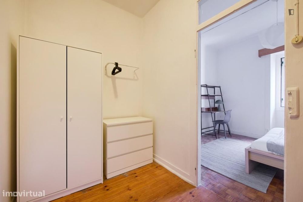 Quarto - localizado em São Bento Lisbon