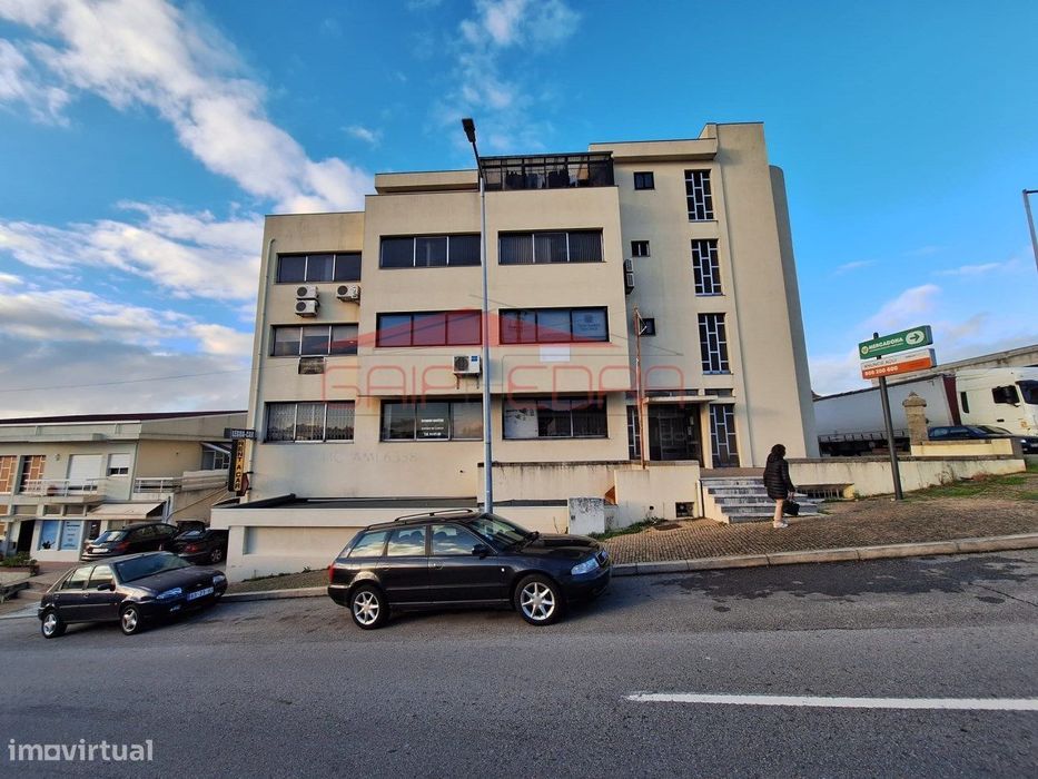 Loja Lourosa centro comercial Chafariz para comércio ou escritório