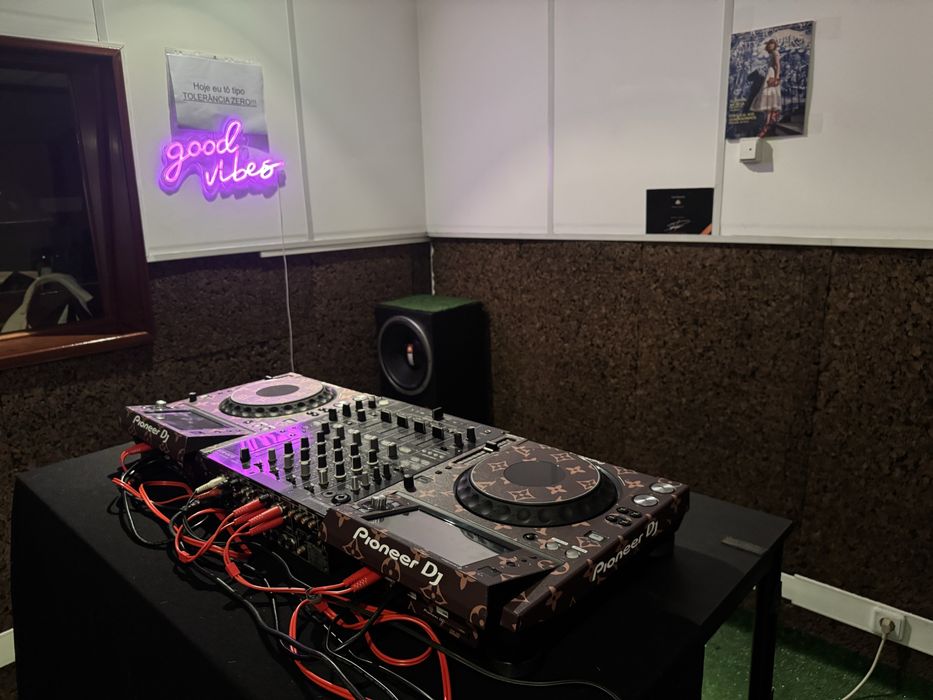 Sala de Ensaio para DJs – DJM 800 + XDJ 1000MK2