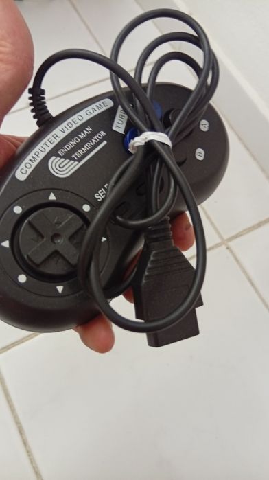 Comando antigo retro de videojogos