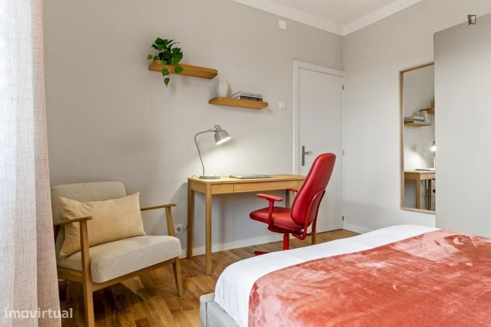Apartamento com 4 quartos - localizado em Princípe Real Lisbon