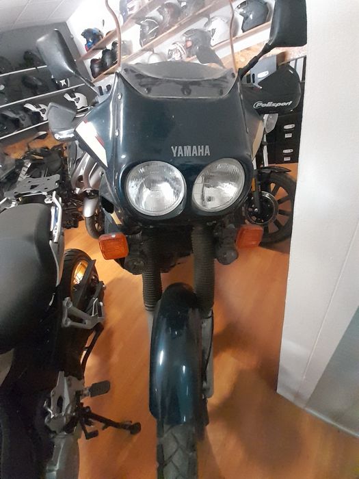 Yamaha Tenere com malas laterais em alumínio  e To case