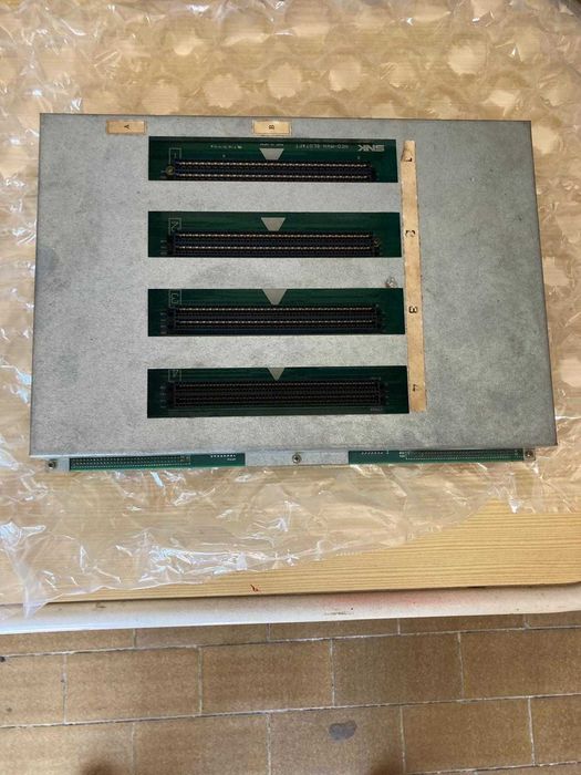 Slot SNK Mvs Neo Geo p/ 4 Cartuchos