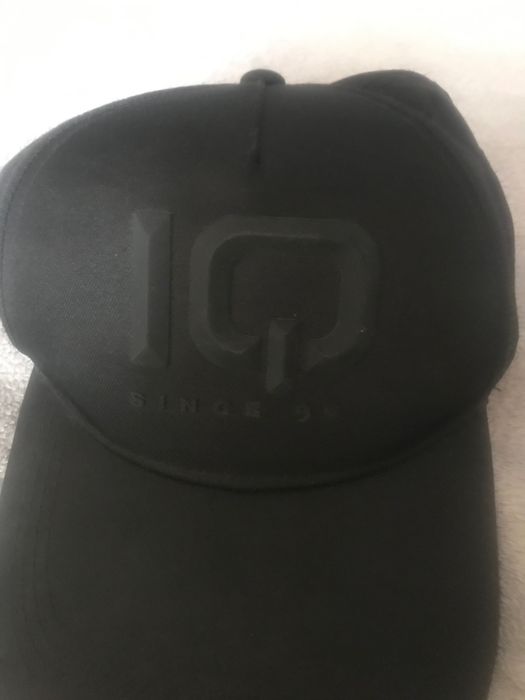 Czapka z daszkiem IQ Since 98, czarna.