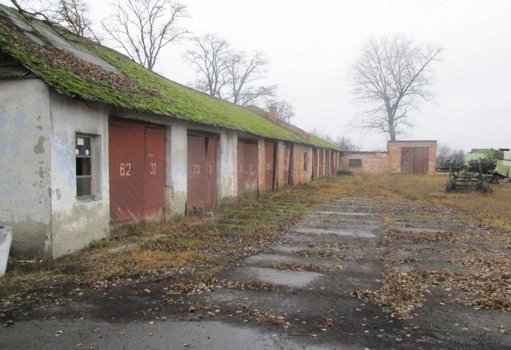 Здається в оренду база: склади 1500 м², гаражі та офіс