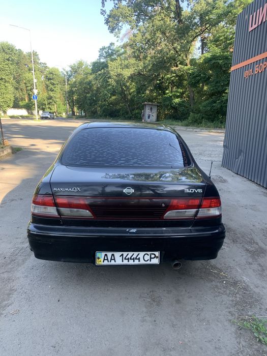 Ніссан махіма 1800