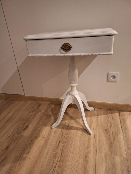 Pequena mesa de apoio