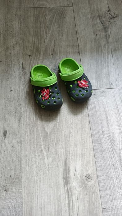 Buty sandały kąpielowe klapki r.23