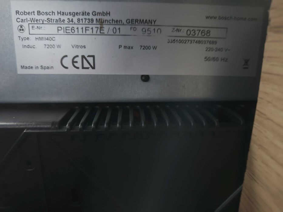 Płyta indukcyjna Bosch 7200 W - 220-240 V z defektem