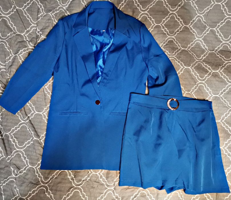 Niebieski komplet garniturowy niebieski kobaltowy marynarka spodenki M