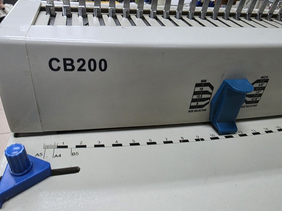 Máquina de encadernar usada