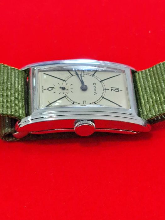 CYMA Tunneau Curvex, relógio de pulso para homem