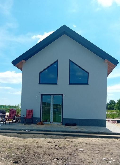 Domek ogrodniczy na narzędzia.