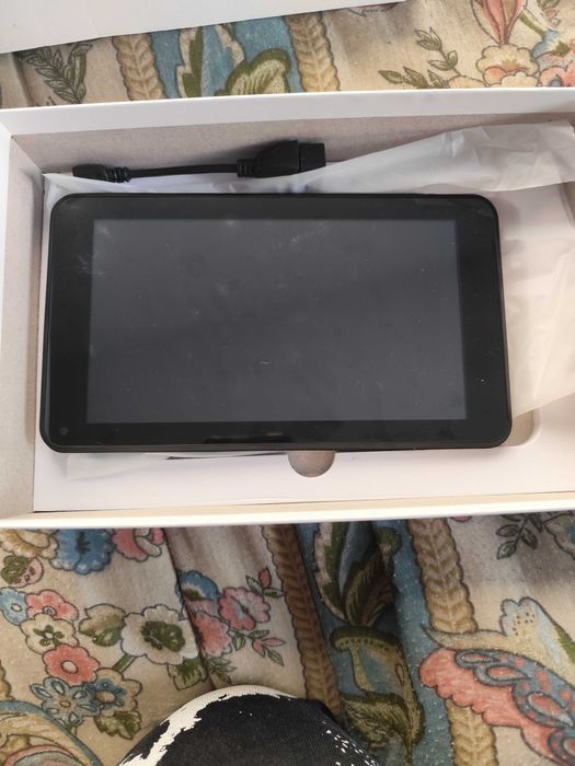 Tablet Smart com teclado e capa novo