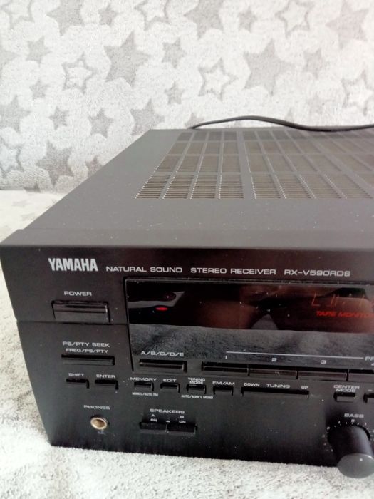 Amplituner Yamaha RX-V590 RDS
